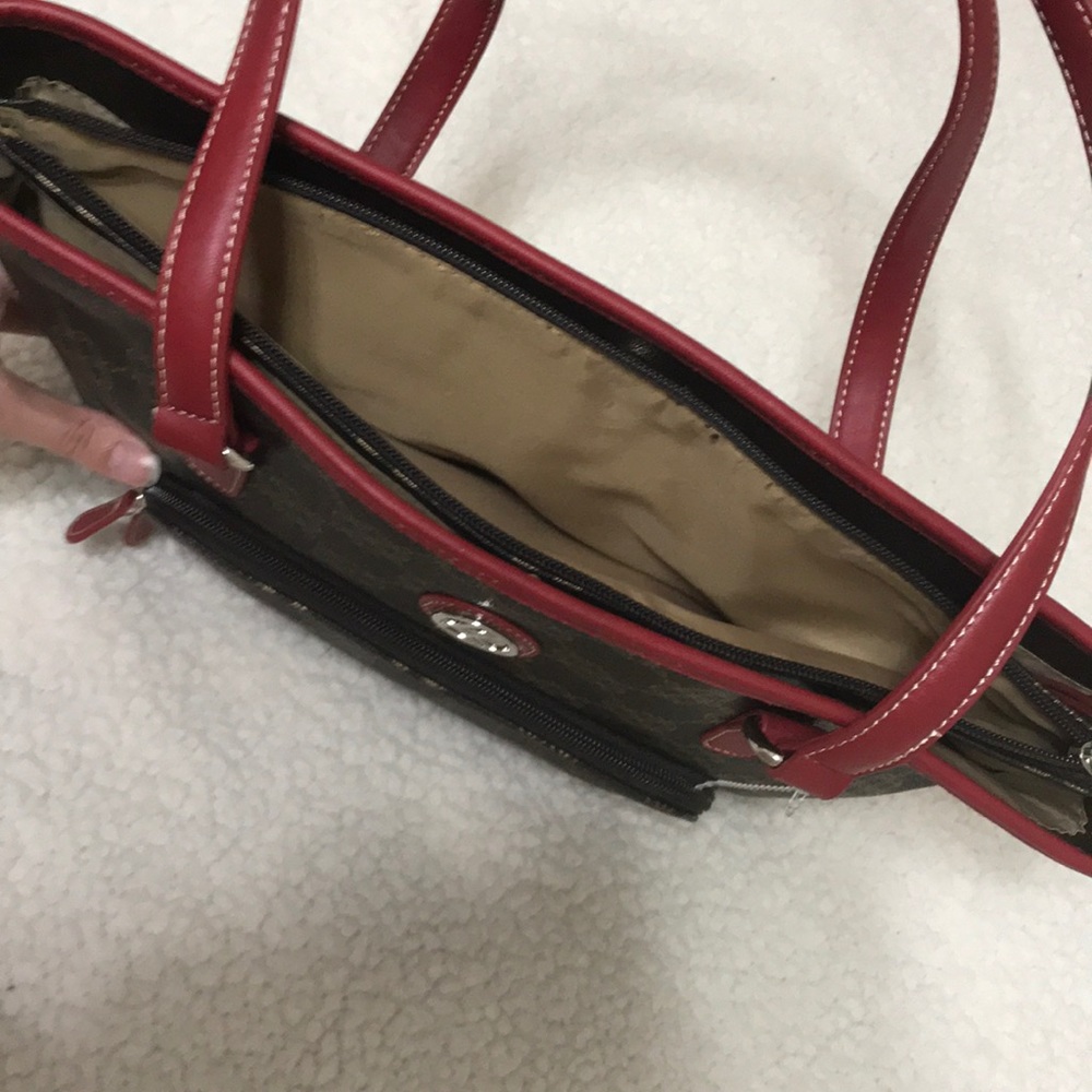 Handbags - Picture 5 of 7